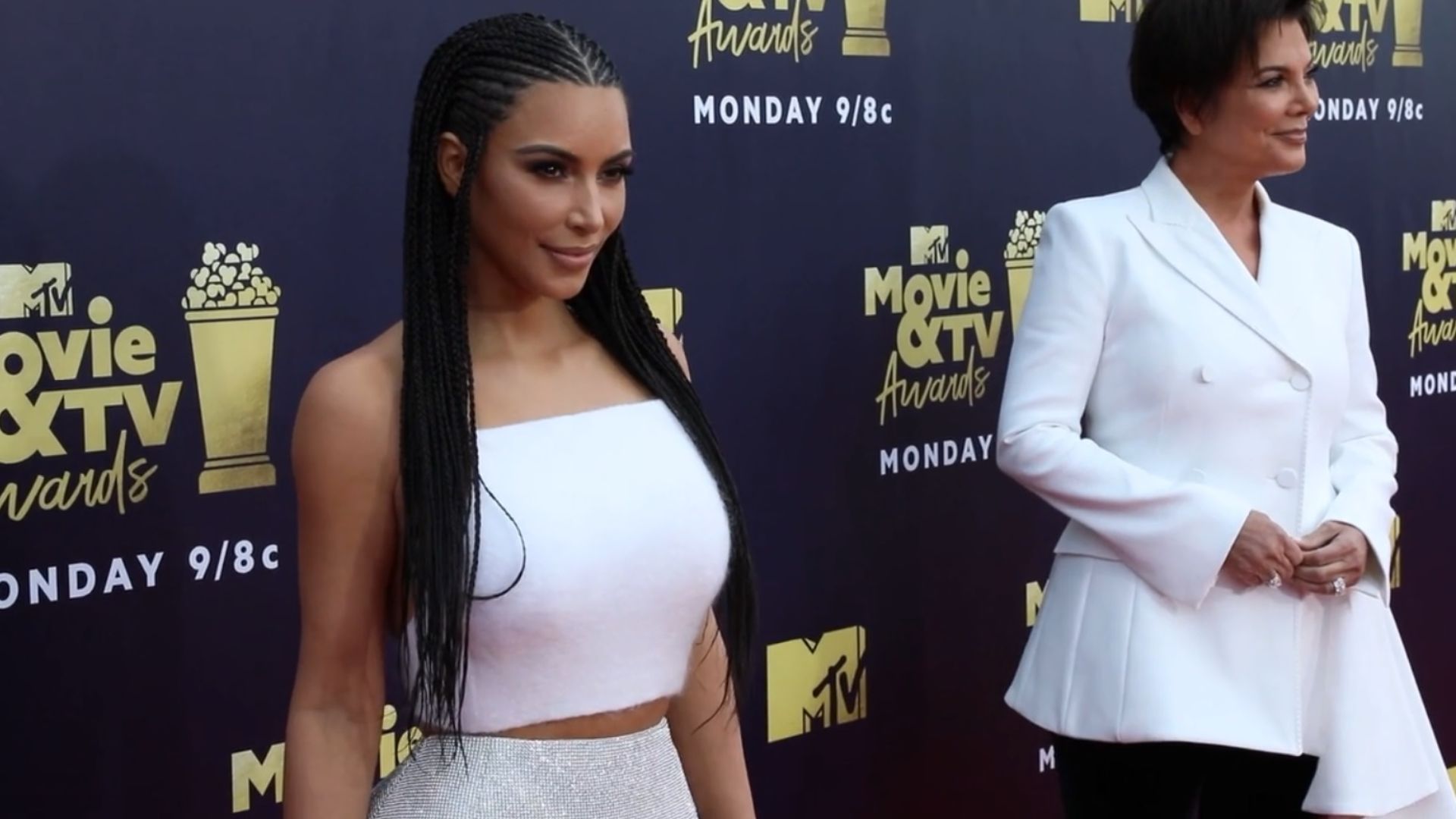 File:Kim Kardashian & Kris Jenner MTV Awards.jpg