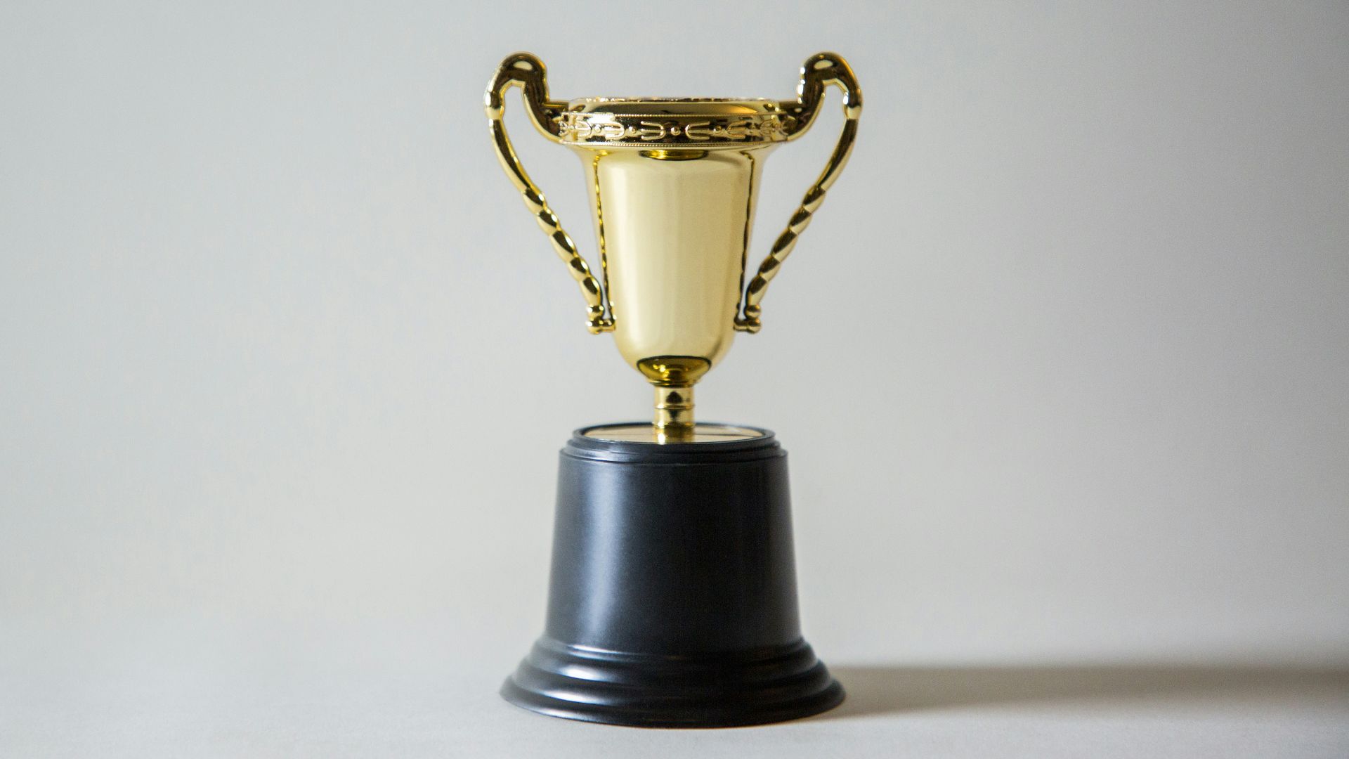 yellow and white trophy