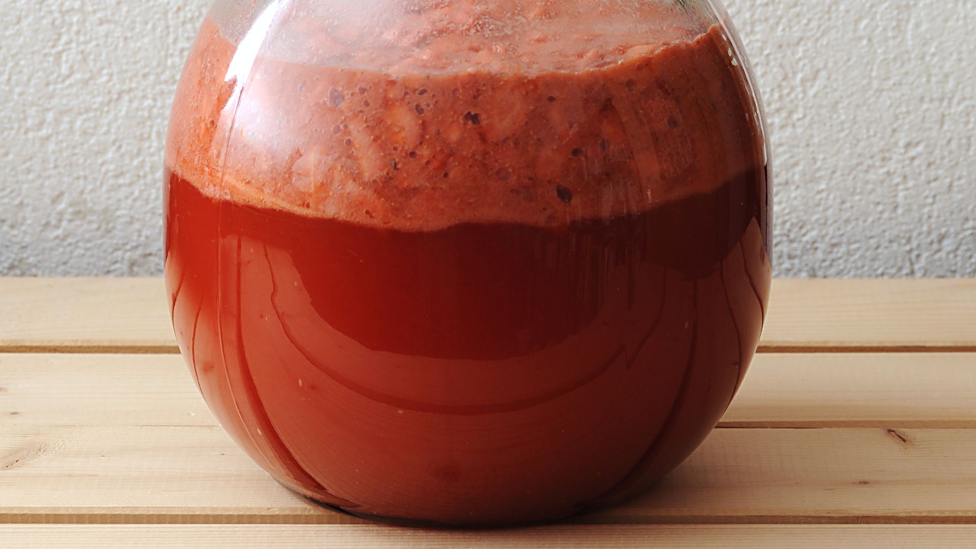 File:Strawberry wine fermentation.jpg