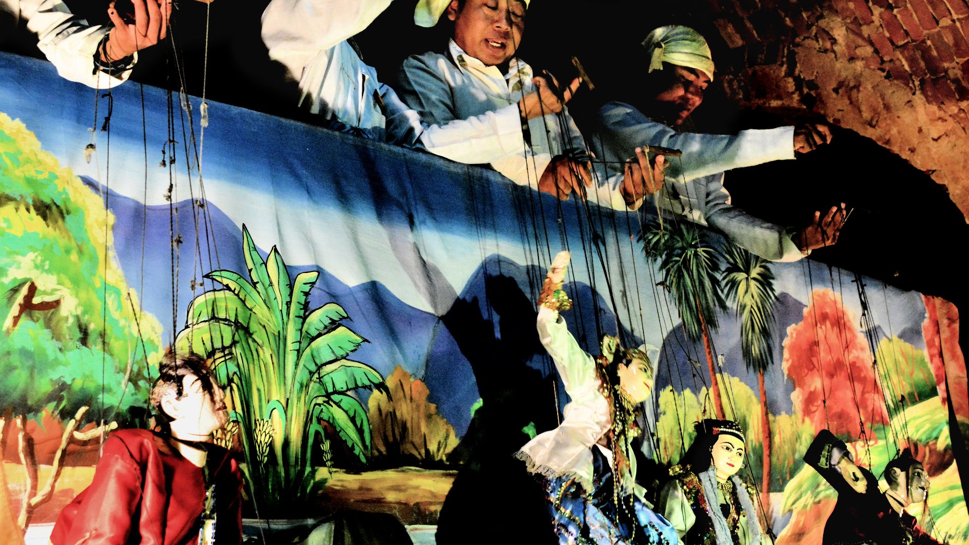 File:Puppet Masters of Bagan in performance.jpg