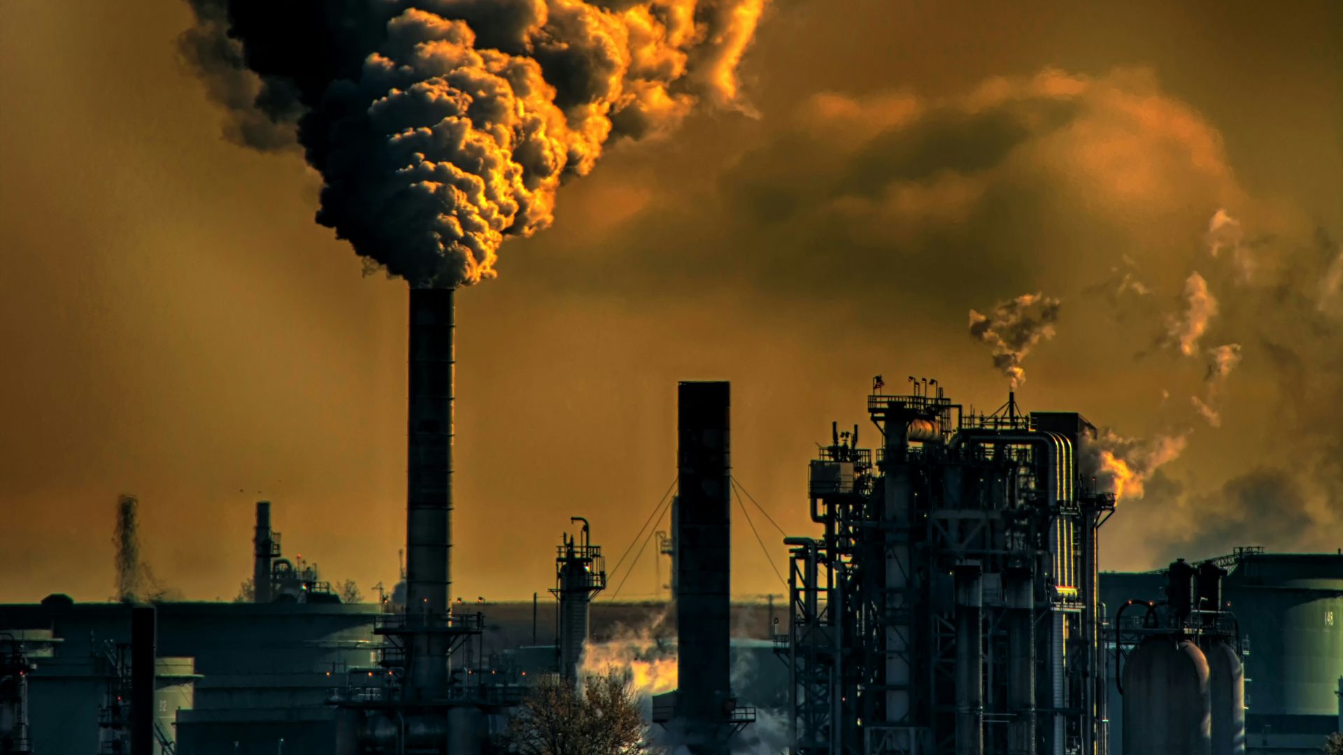 white clouds over city buildings during daytime