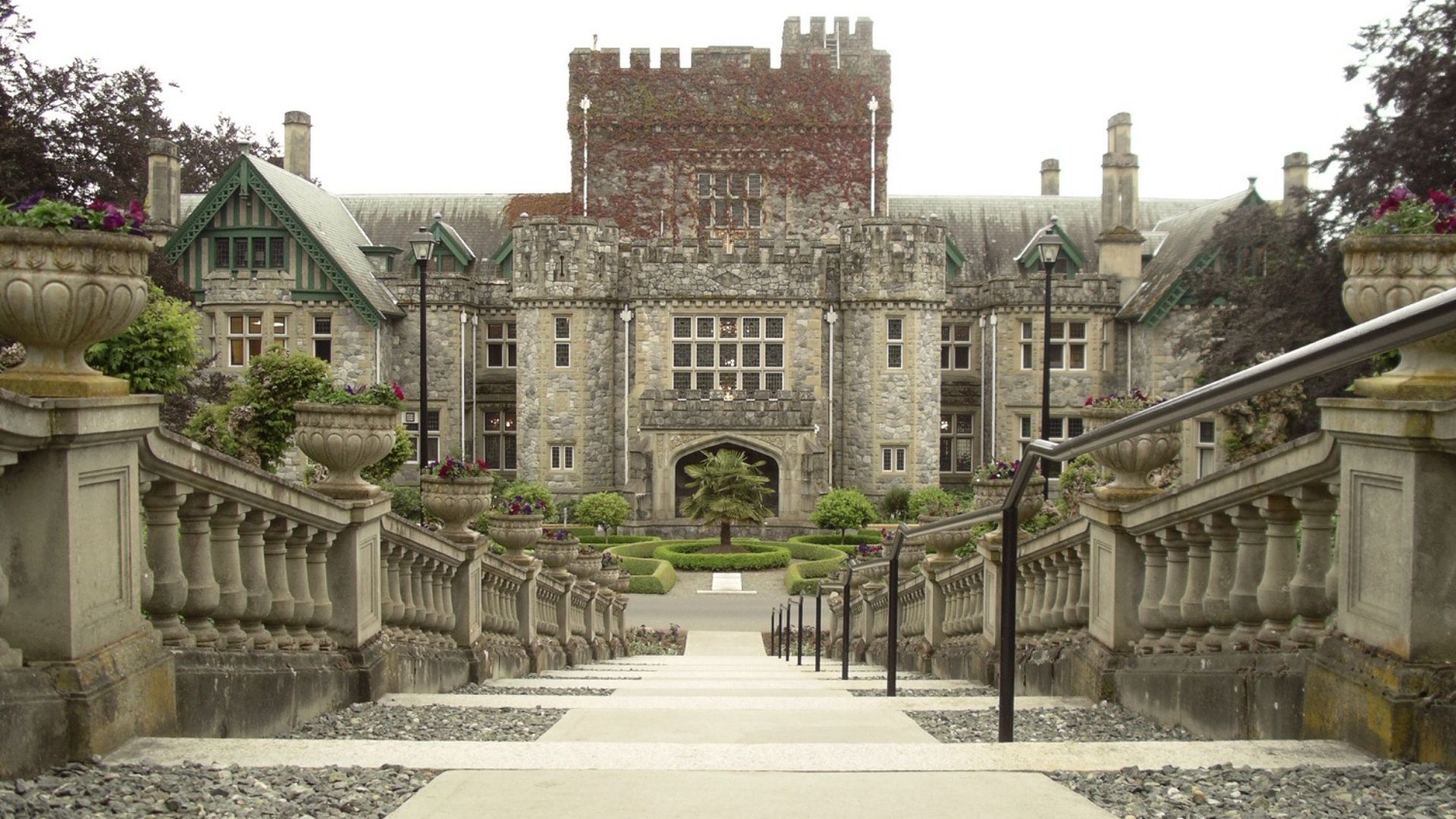 File:Hatley Castle.jpg