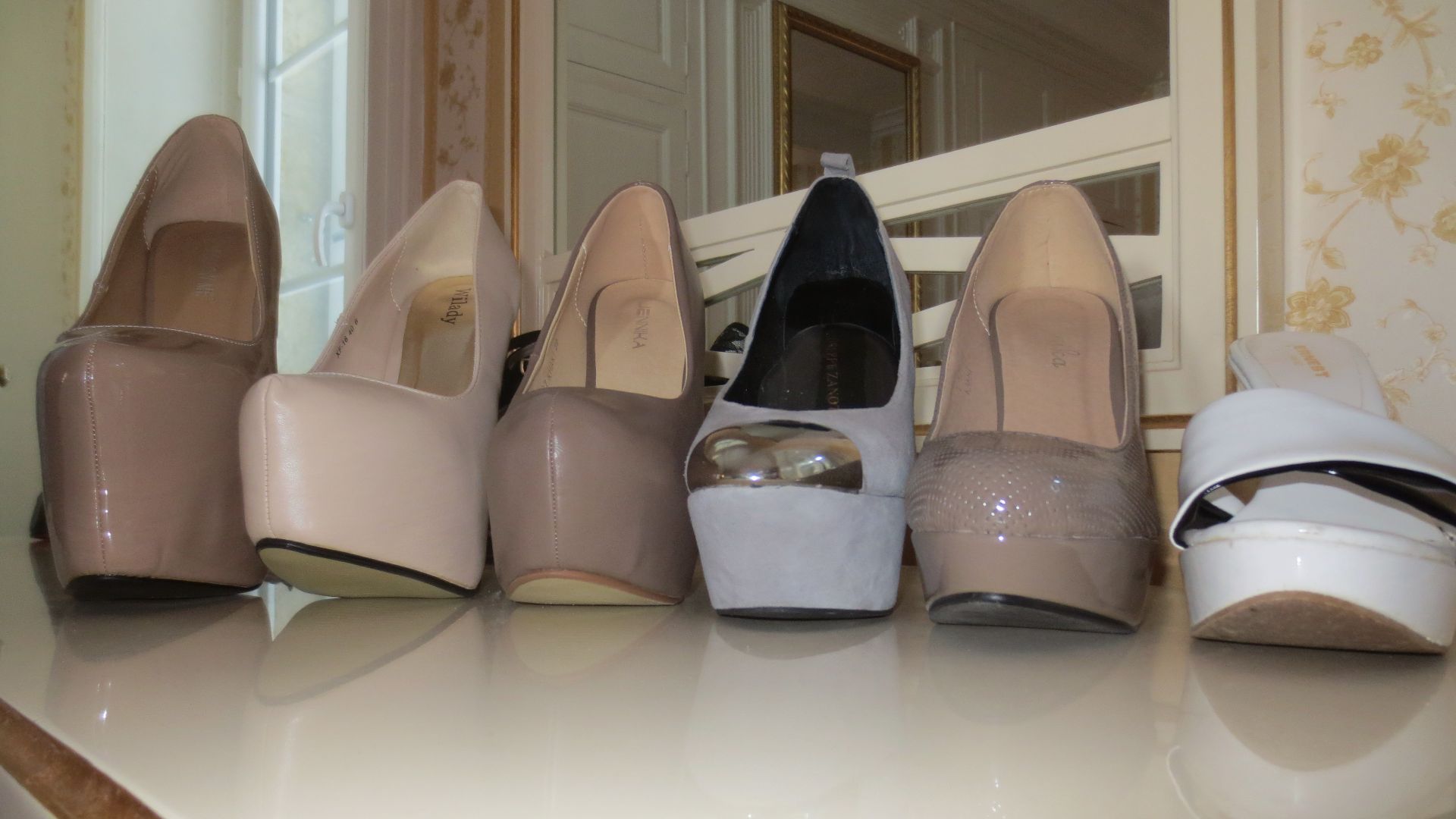 File:High Platform Heels from 2,5 - to 8.5 cm Platform front.JPG