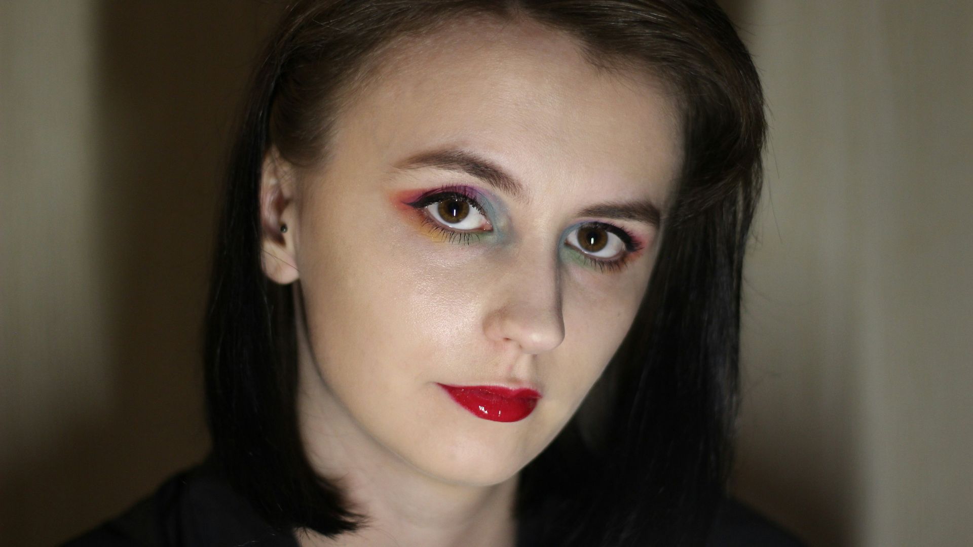 woman with red lipstick