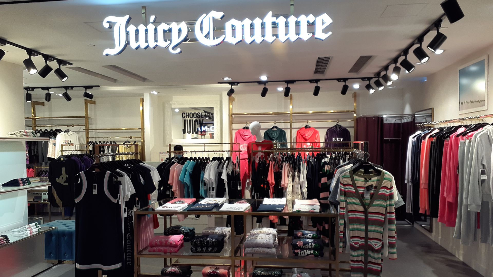 File:HK 金鐘 Admiralty 夏慤道 Harcourt Road 金鐘廊 Queensway LAB shopping mall shop Juicy Couture June 2020 SS2 03.jpg