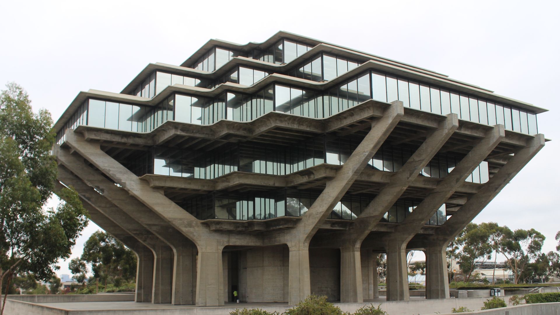 File:Geisel Library, UCSD, October 2016 2.jpg