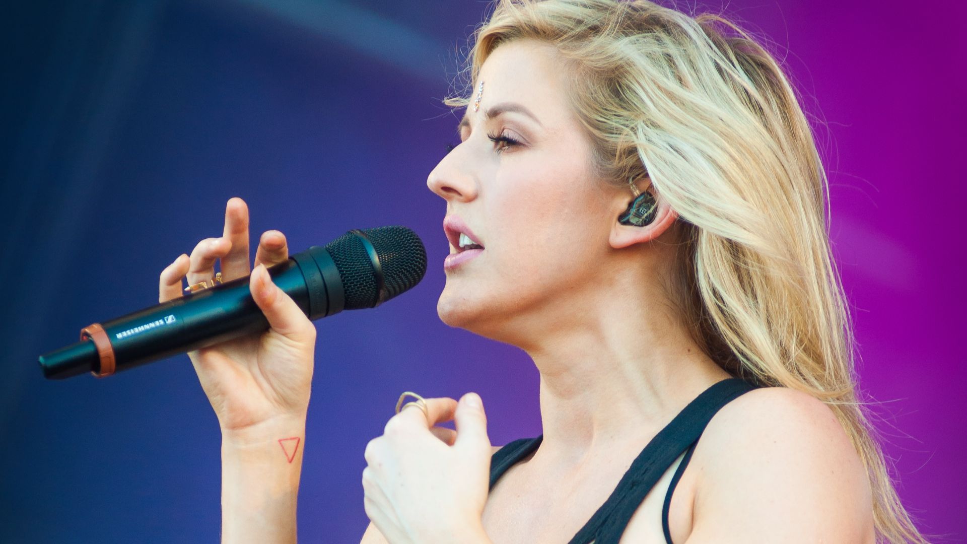 File:Ellie Goulding - Ilosaarirock 2014 3.jpg