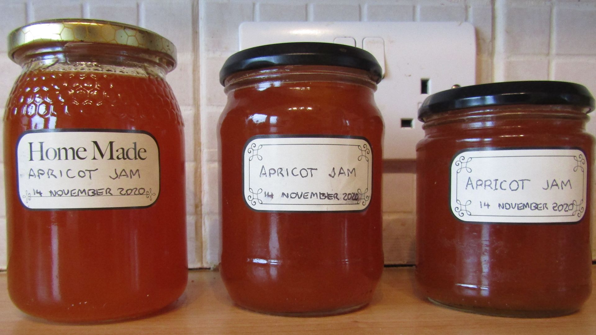File:-2020-11-14 Homemade Apricot Jam, Trimingham.JPG