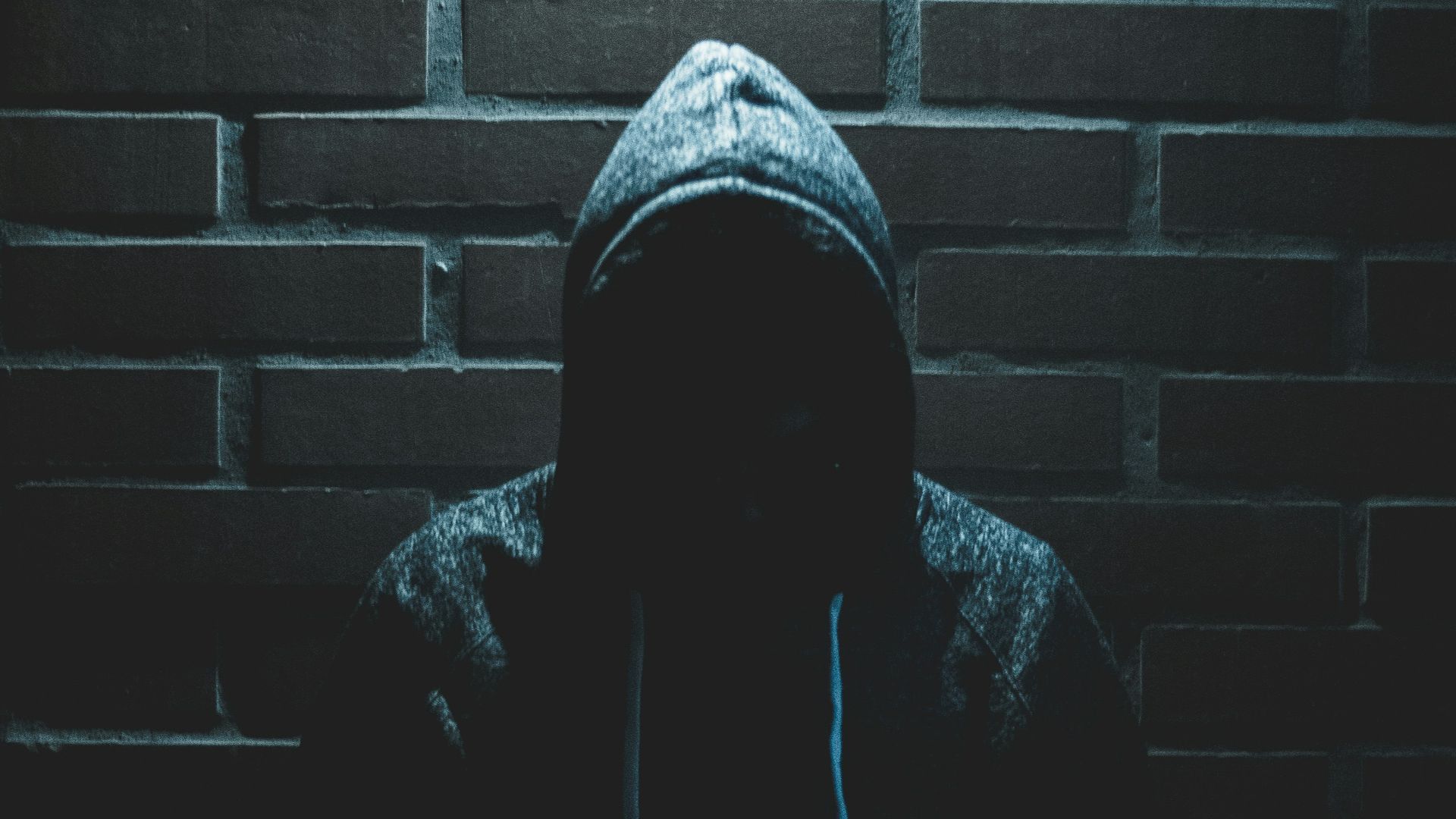 men's black pullover hoodie