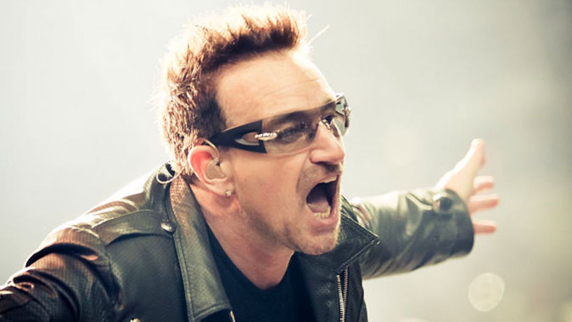 File:Bono U2 360 Tour 2011.jpg