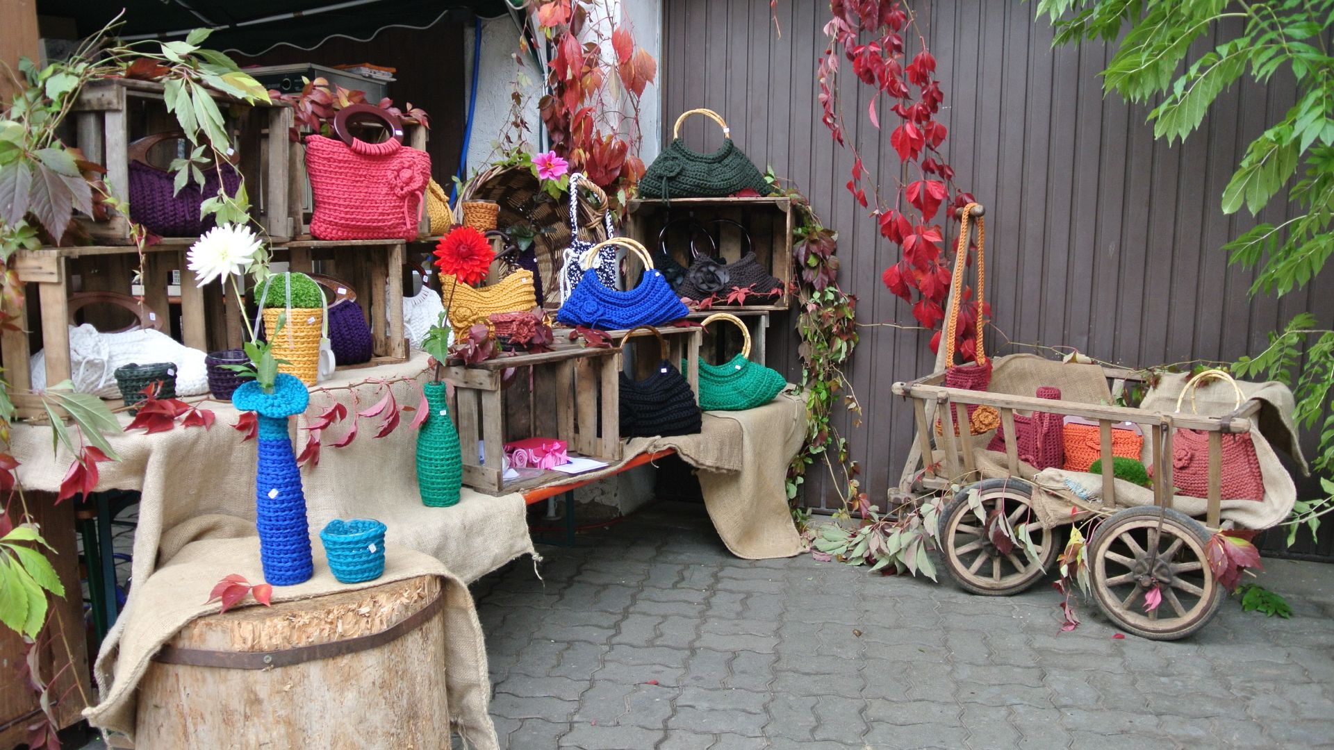 File:Old items displayed at garage sale.jpg
