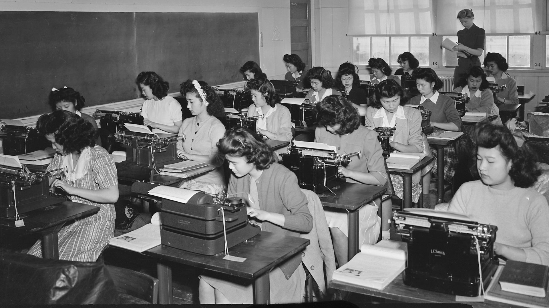 File:Granada Relocation Center, Amache, Colorado. High school typing class. - NARA - 539609.jpg