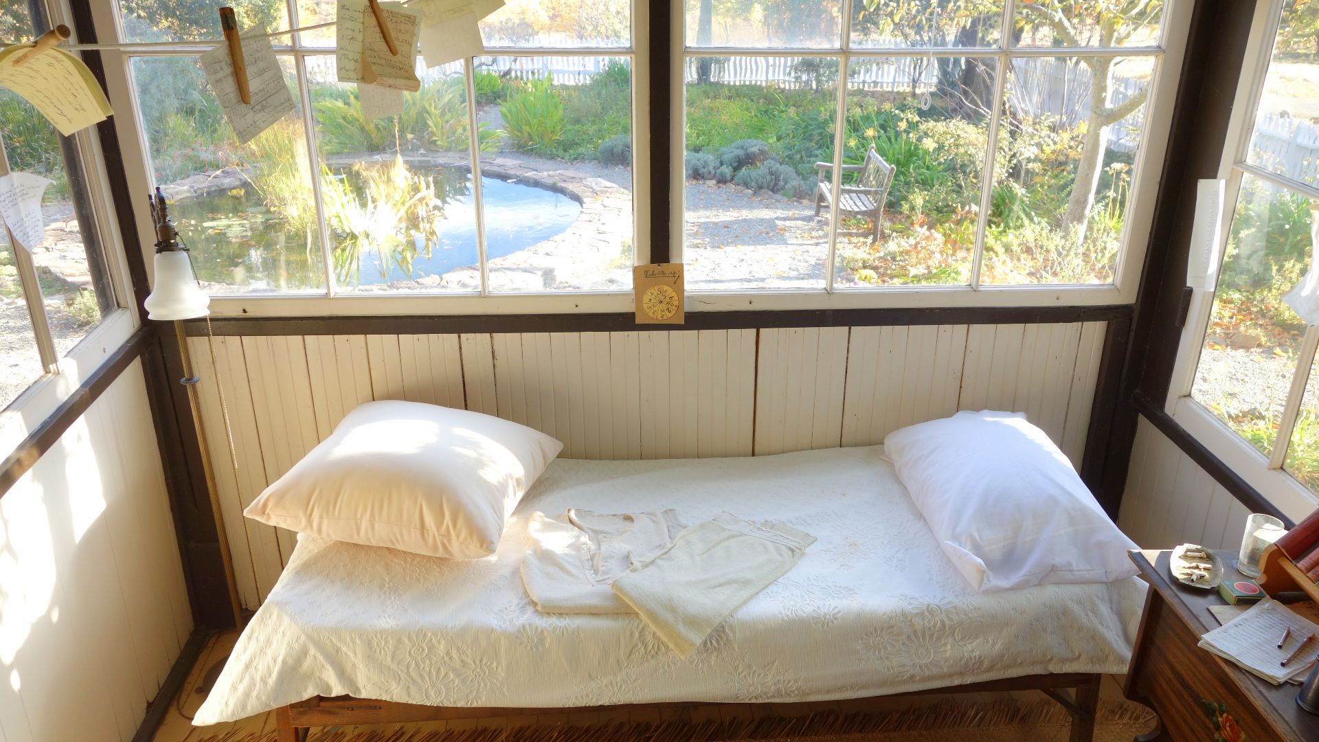 File:Sleeping porch - Jack London's Cottage - DSC03882.JPG