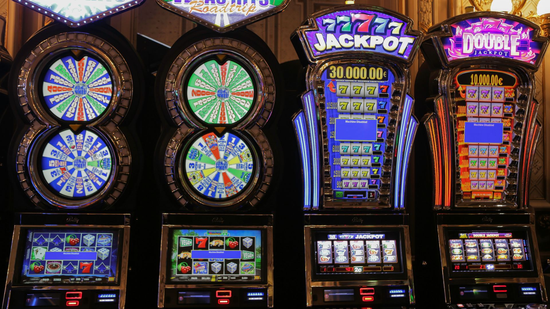 slot machine with assorted color buttons