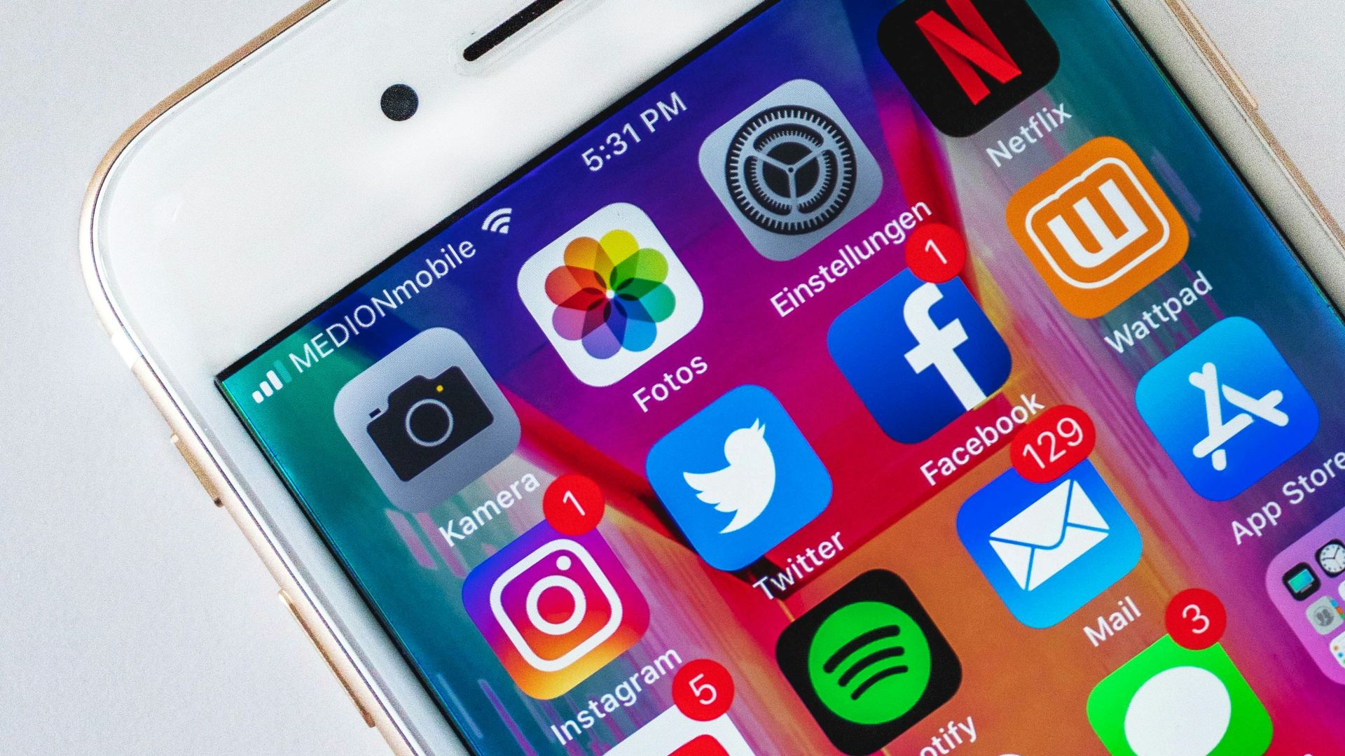 turned on gold iphone 6