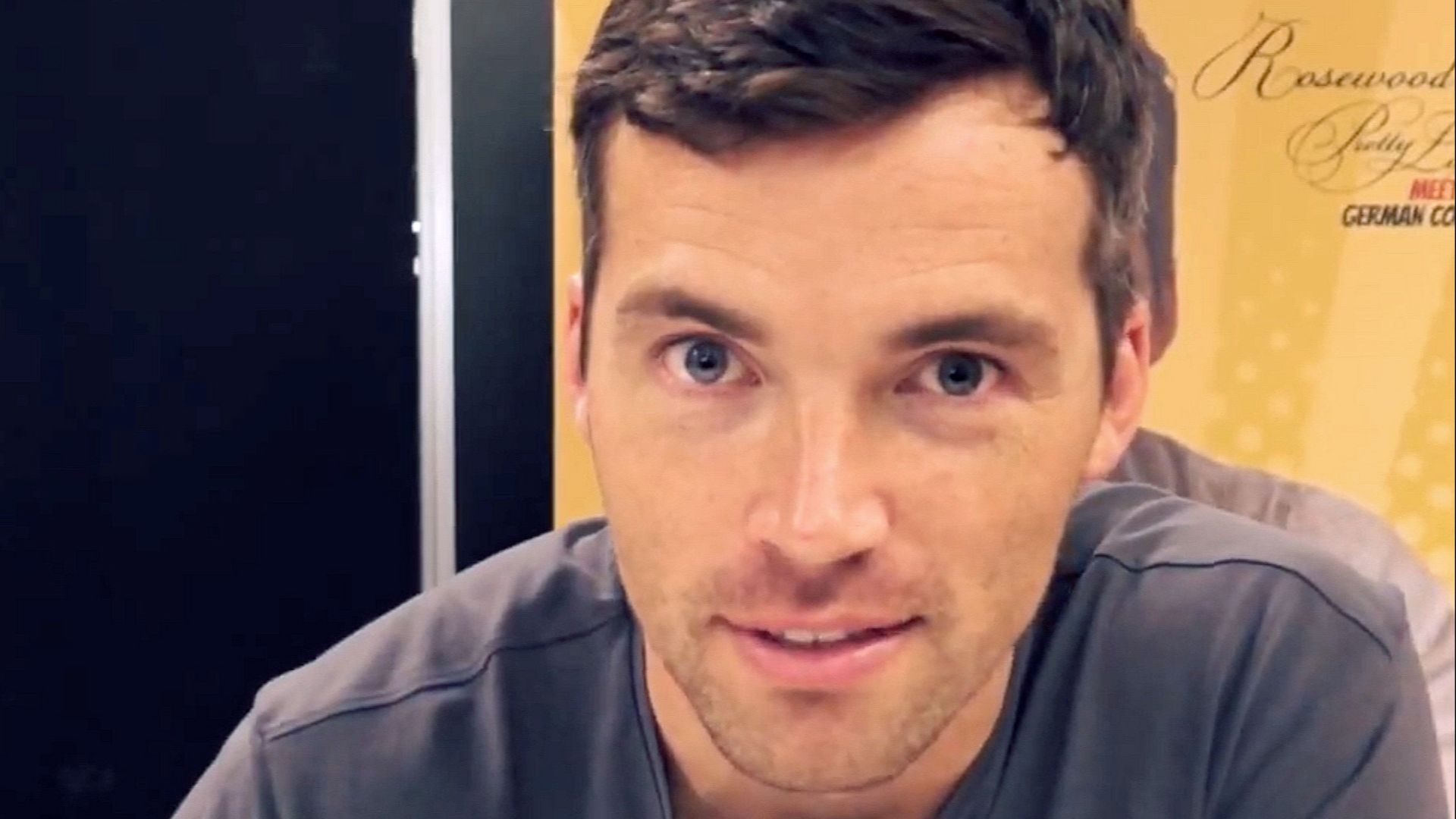 Soubor:Ian Harding 2019 1.jpg – Wikipedie