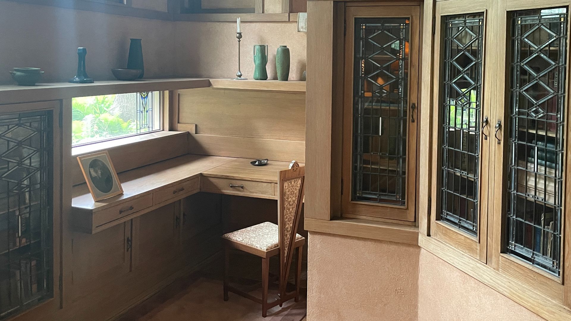 File:Purcell Cutts - desk.jpg