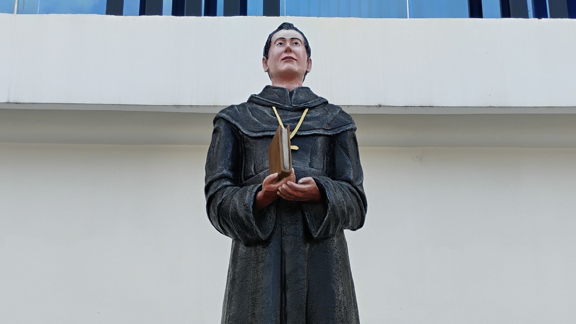 File:Padre Vicente Garcia Monument, Padre Garcia, Batangas, Aug 2025.jpg