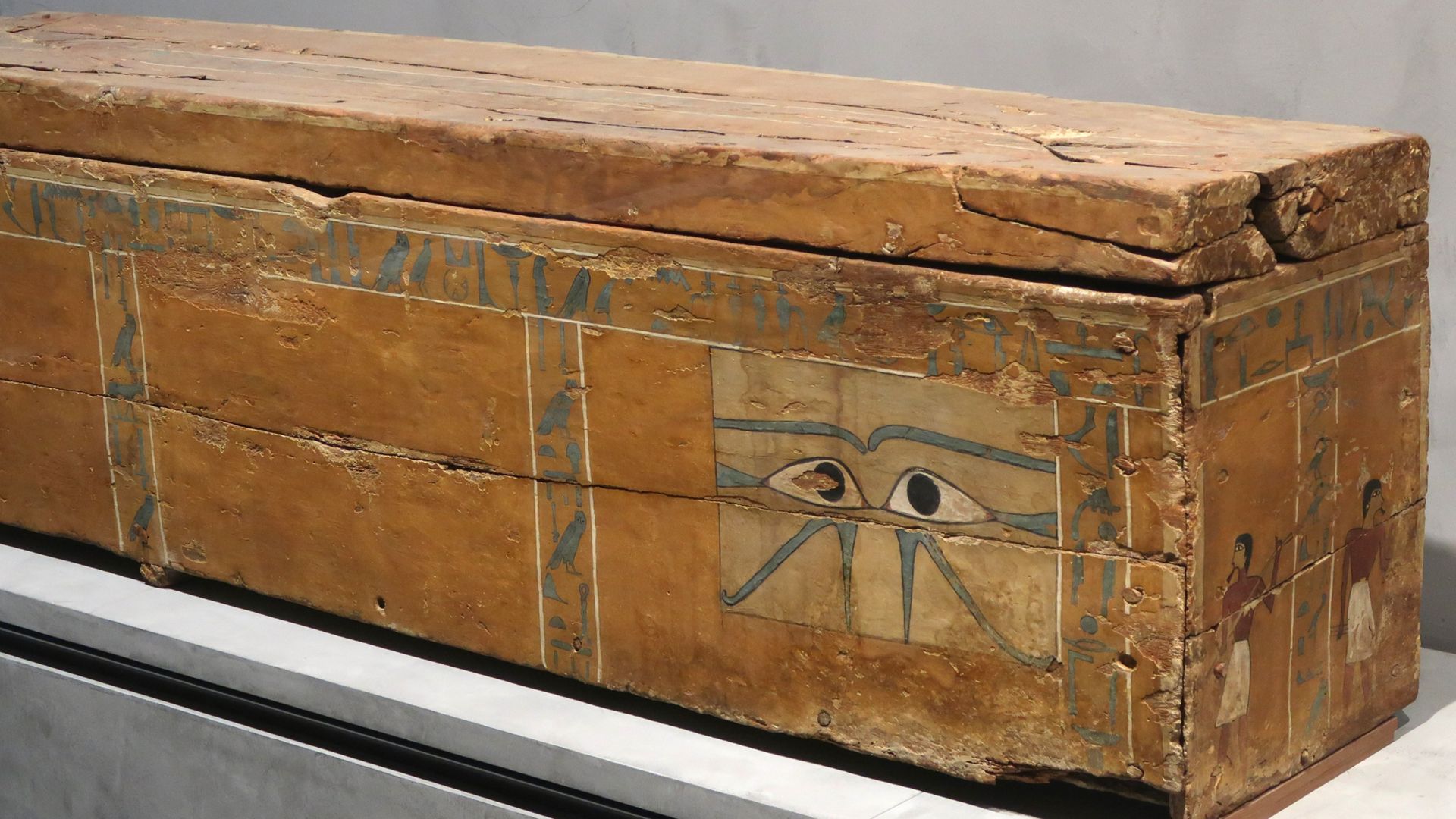 File:Dedina's coffin. Late Old Kingdom - First Intermediate Period -MBA Lyon.jpg