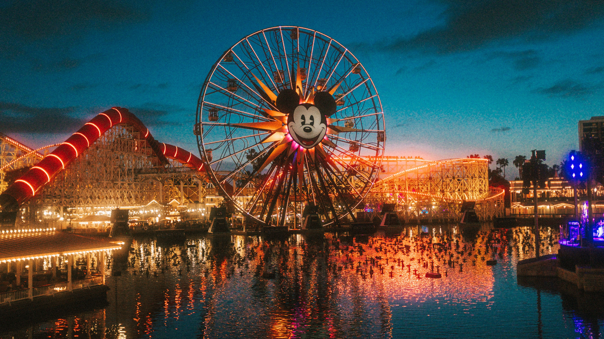amusement-park-mickey-mouse-thumb-rss.png