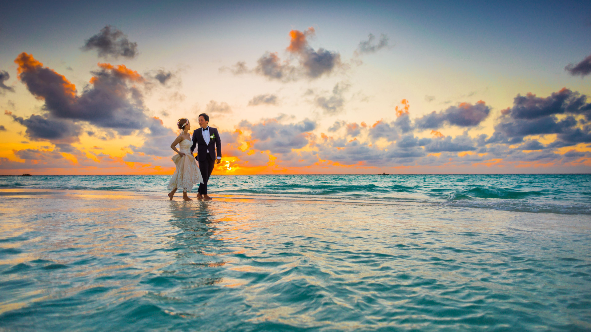 couple-on-beach-weddding-thumb-rss.png