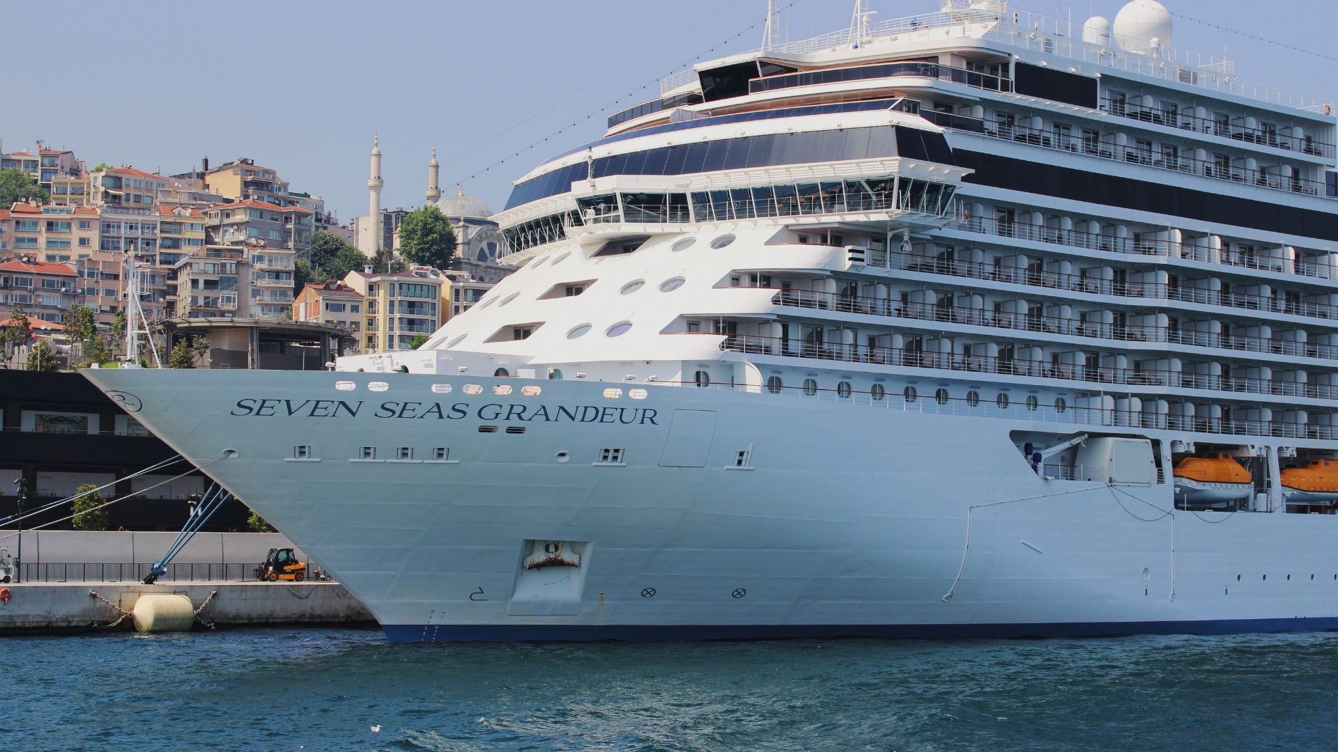cruise-ship-front-thumb-rss.jpg