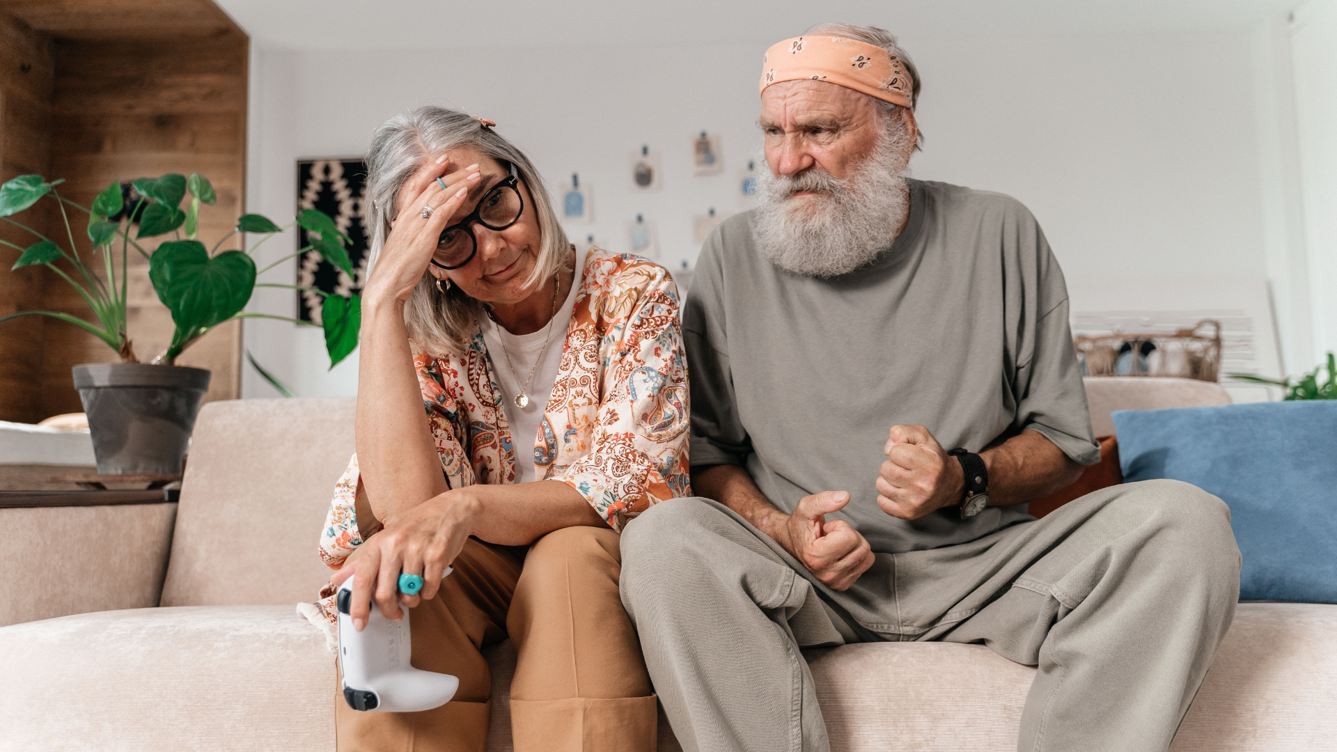 old-couple-on-couch-thumb-rss.png