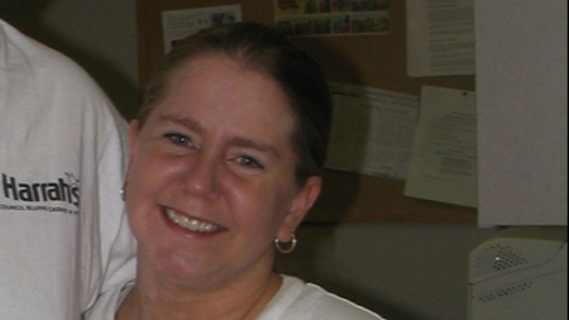 File:Tonya Harding with fan.jpg