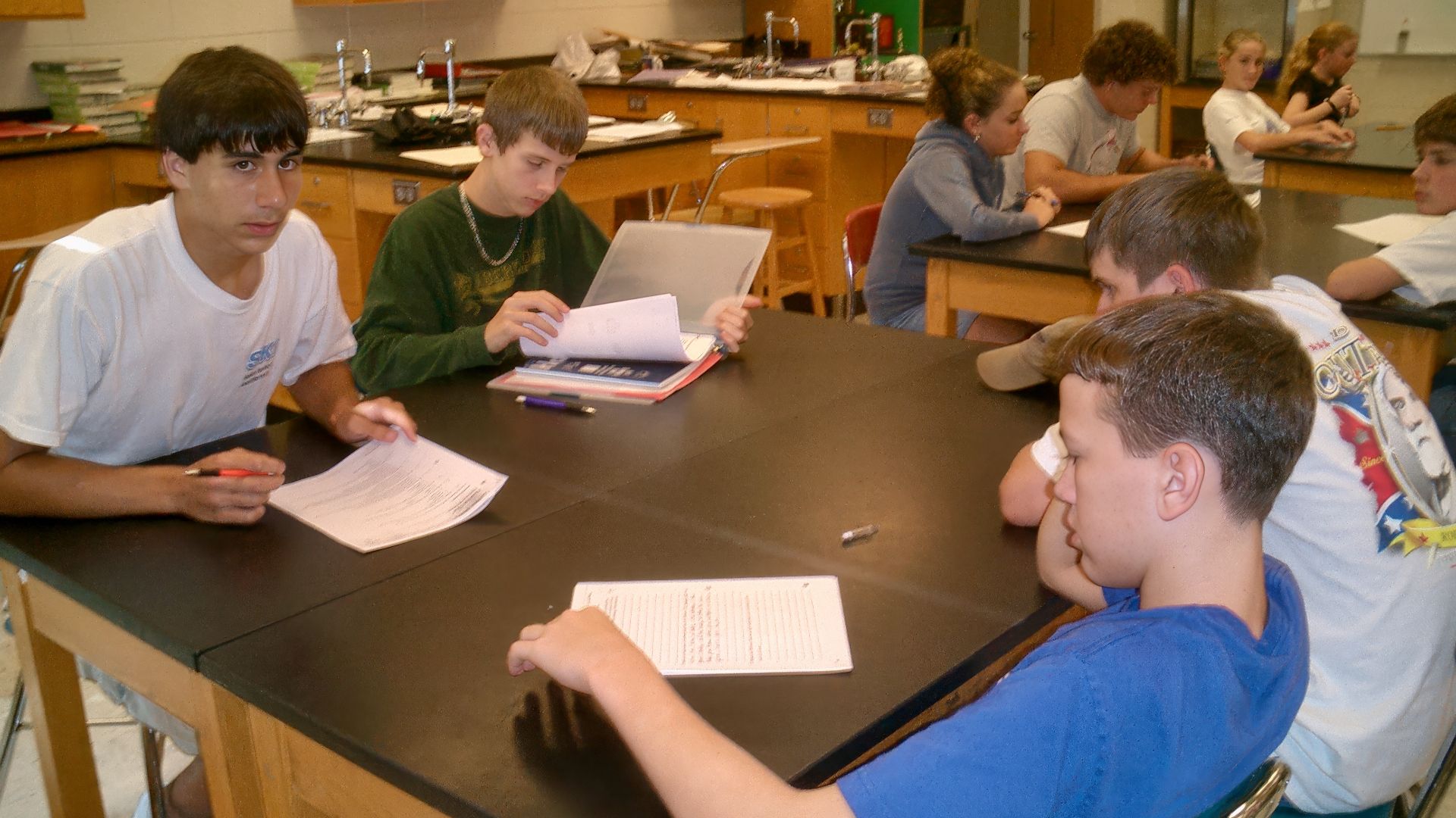 File:Students in a high school classroom in North Carolina 10.jpg
