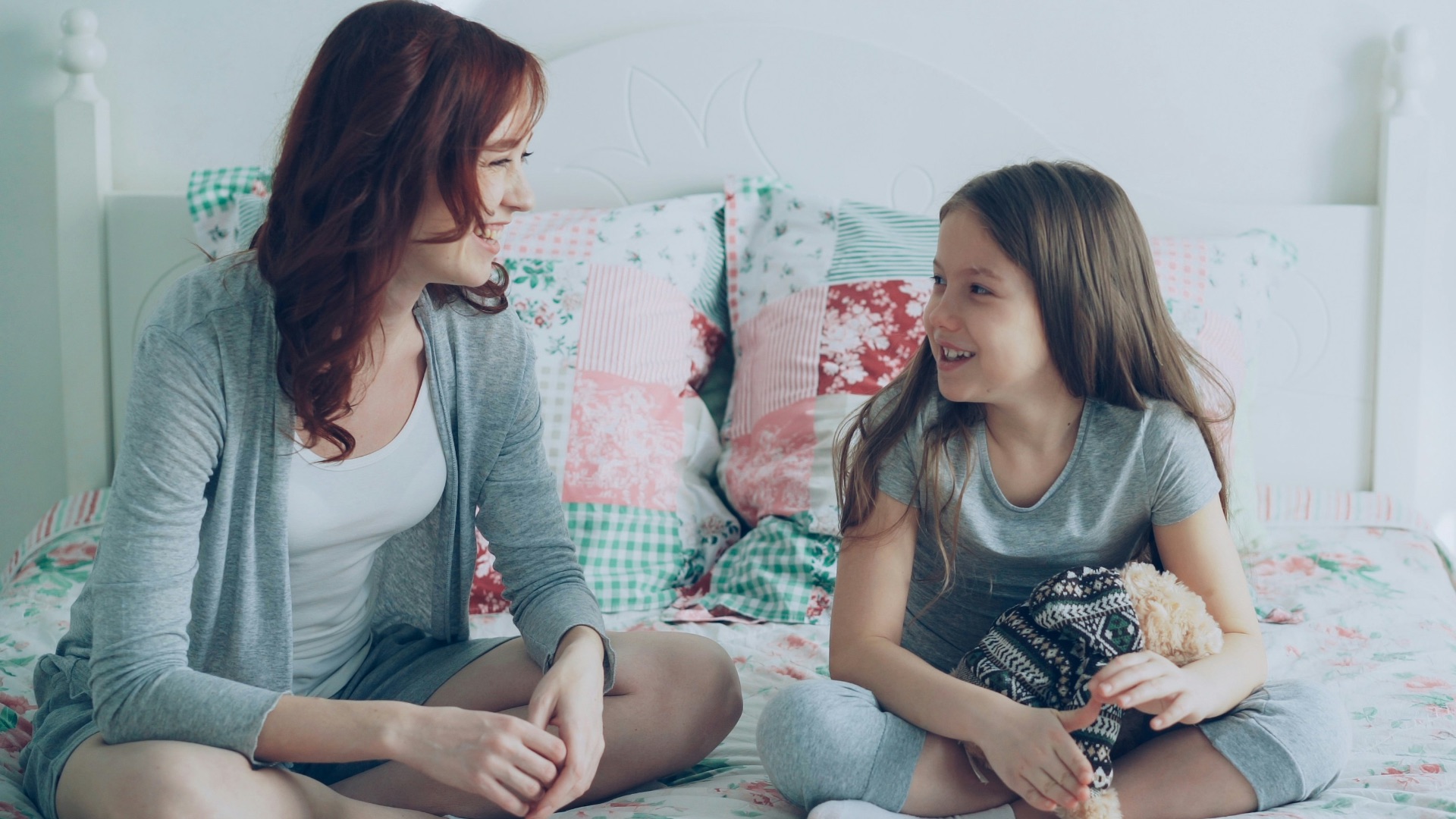 Mother and daughter are having a conversation.