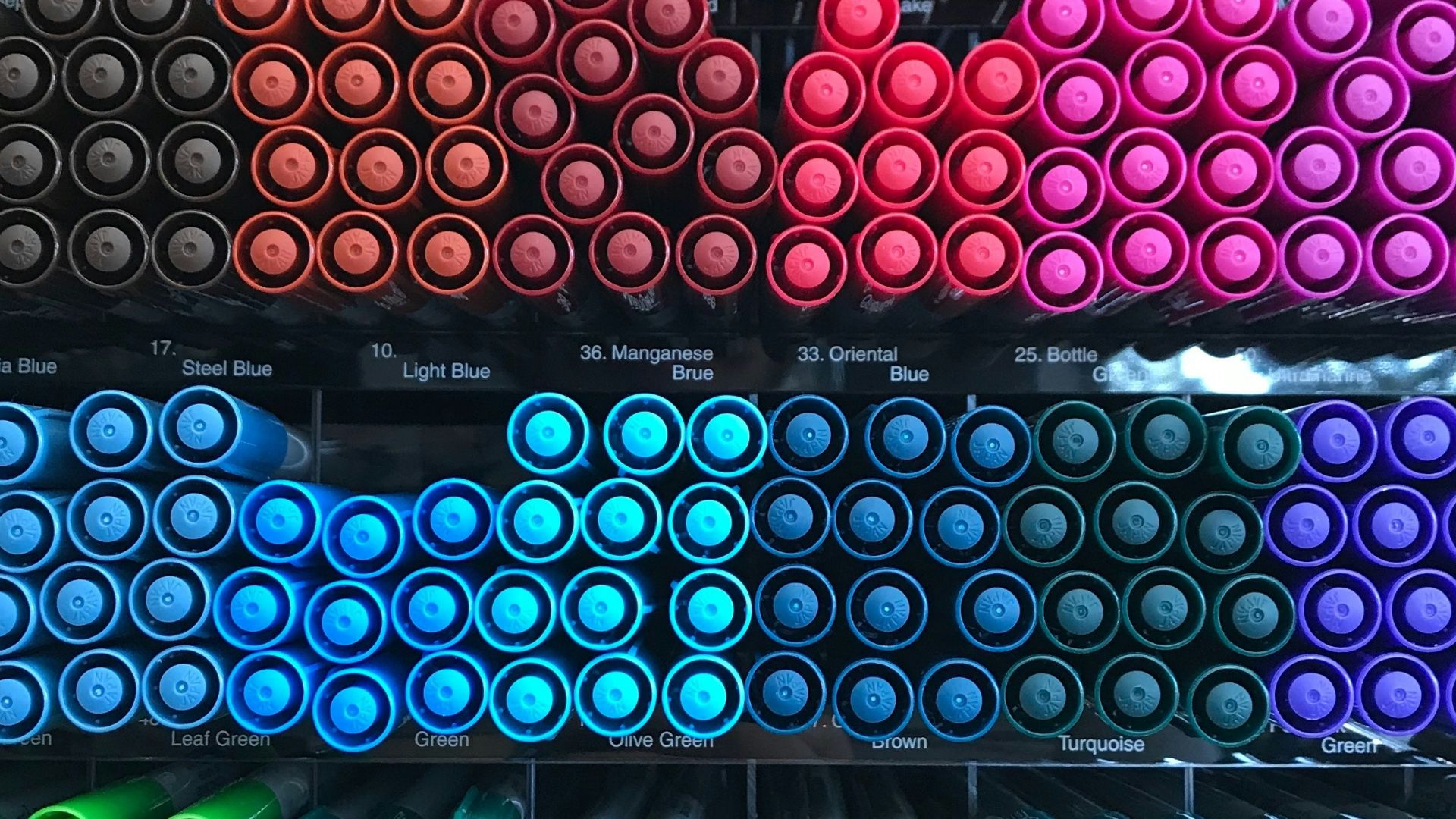 assorted-color marker lot