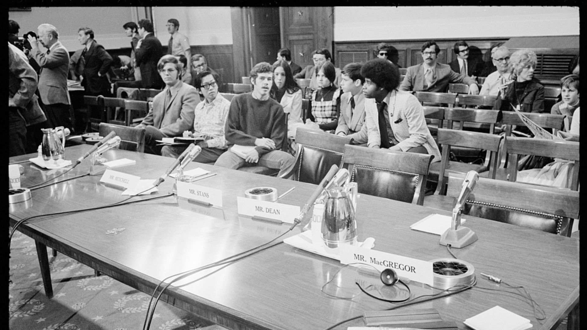 File:House Banking Committee hearing on Watergate Incident.jpg