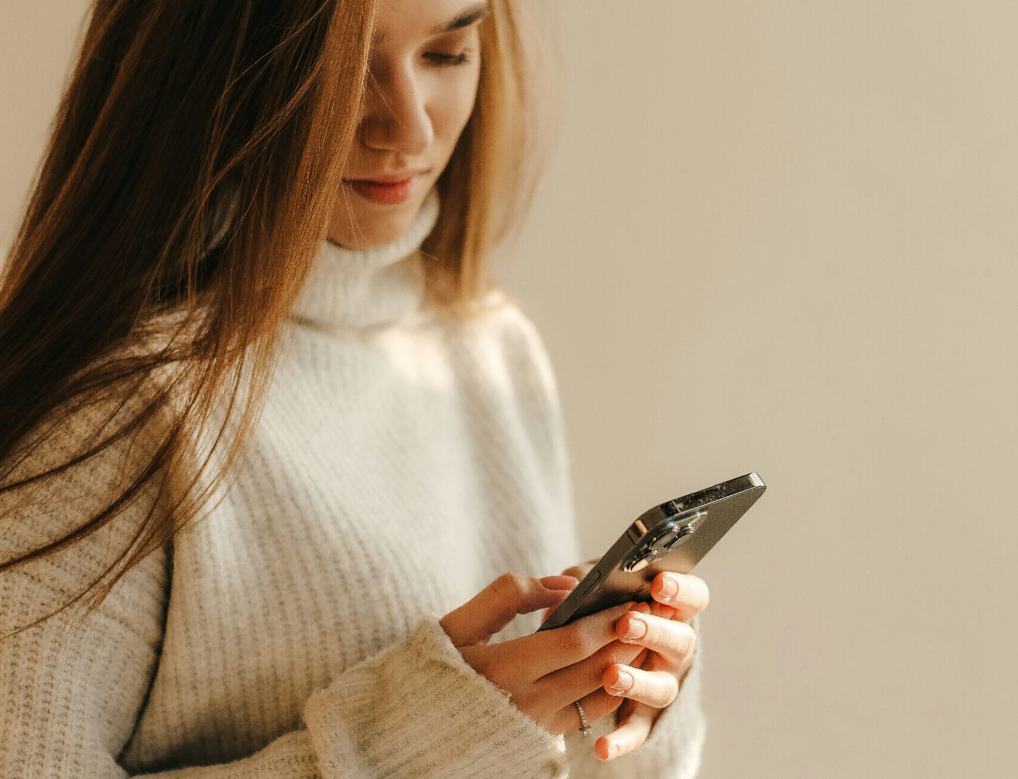 High Texting 10 Texting Habits That Build Attraction & 10 That Quietly Kill It ...