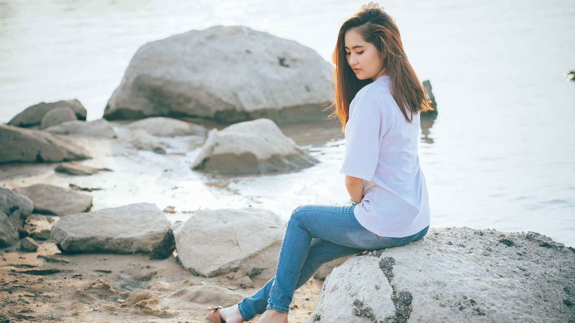 woman-sitting-alone-thumb-rss.png