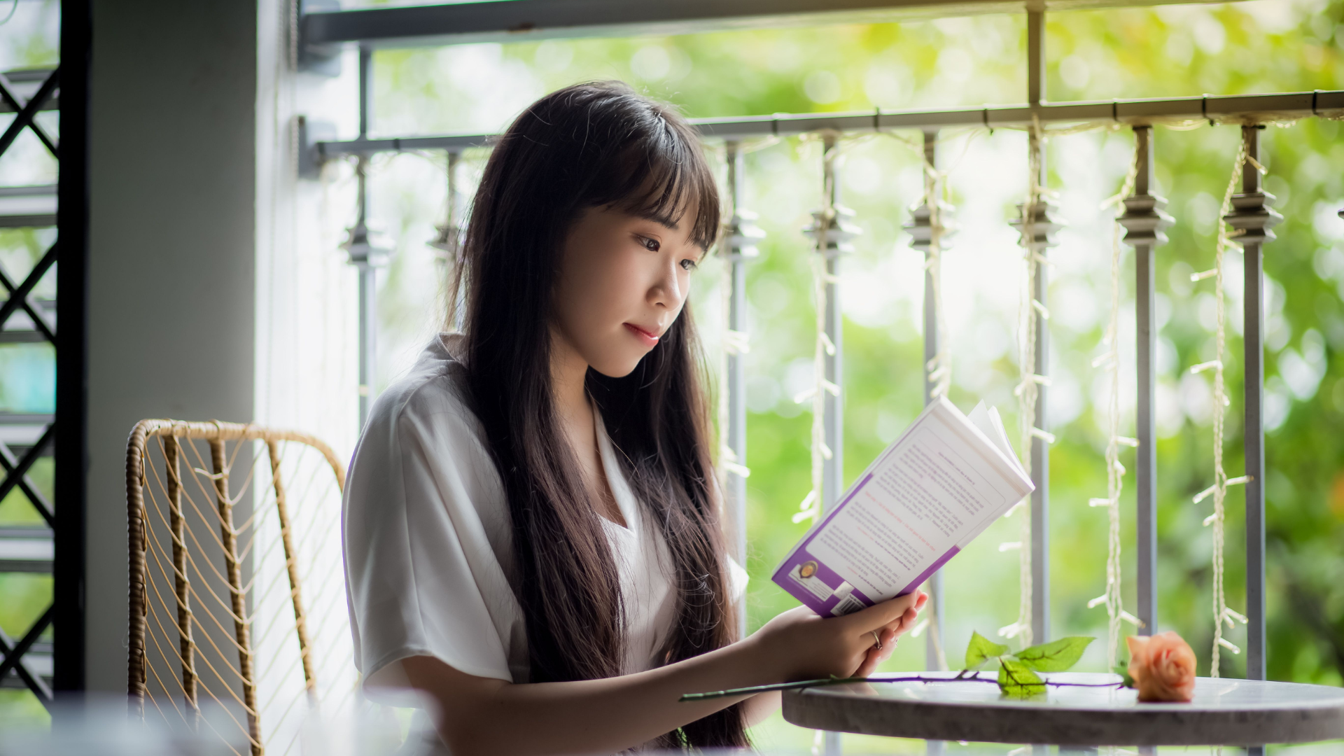 woman-reading-book-thumb-rss.png