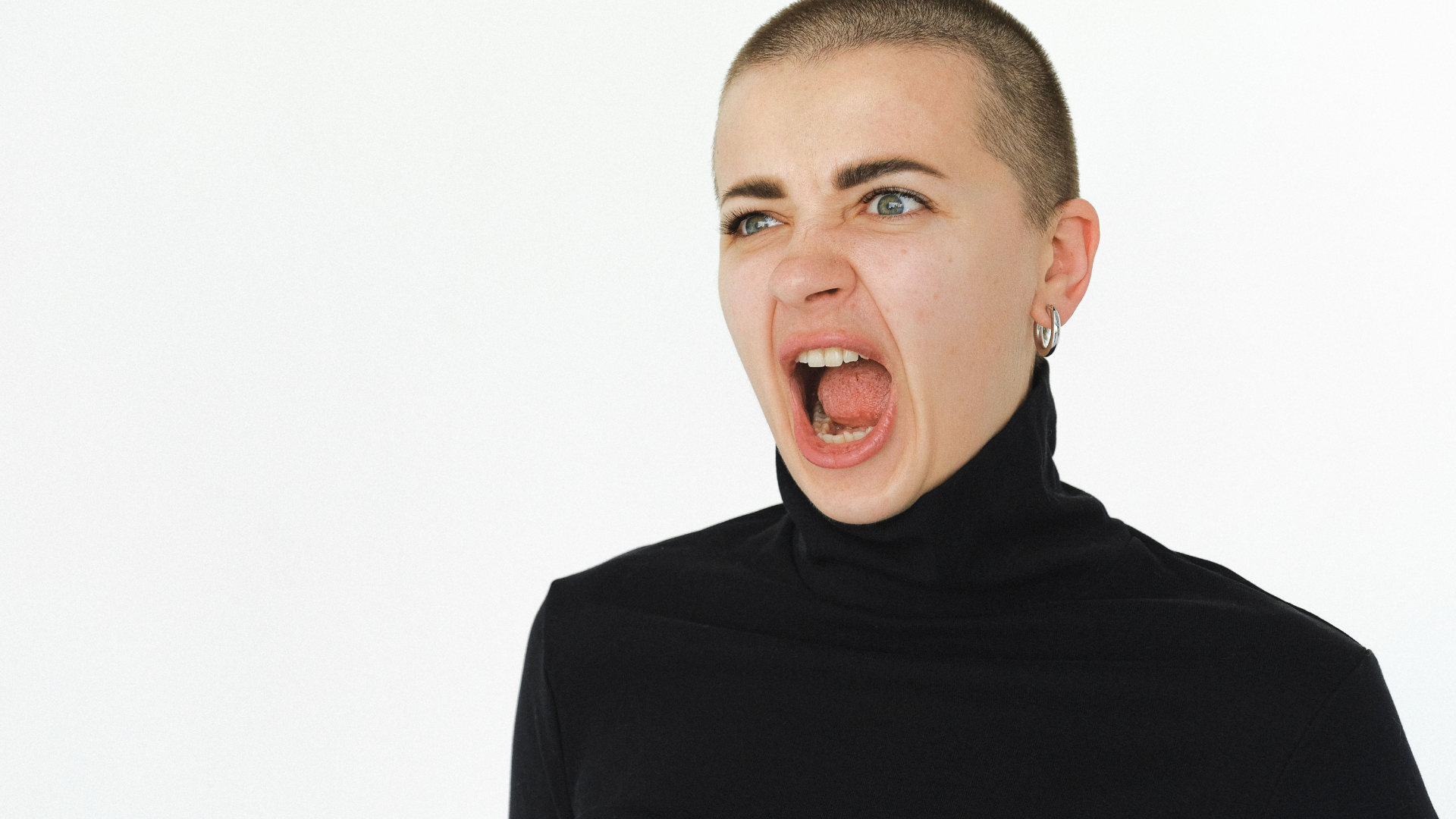 woman-yelling-bald-thumb-rss.png