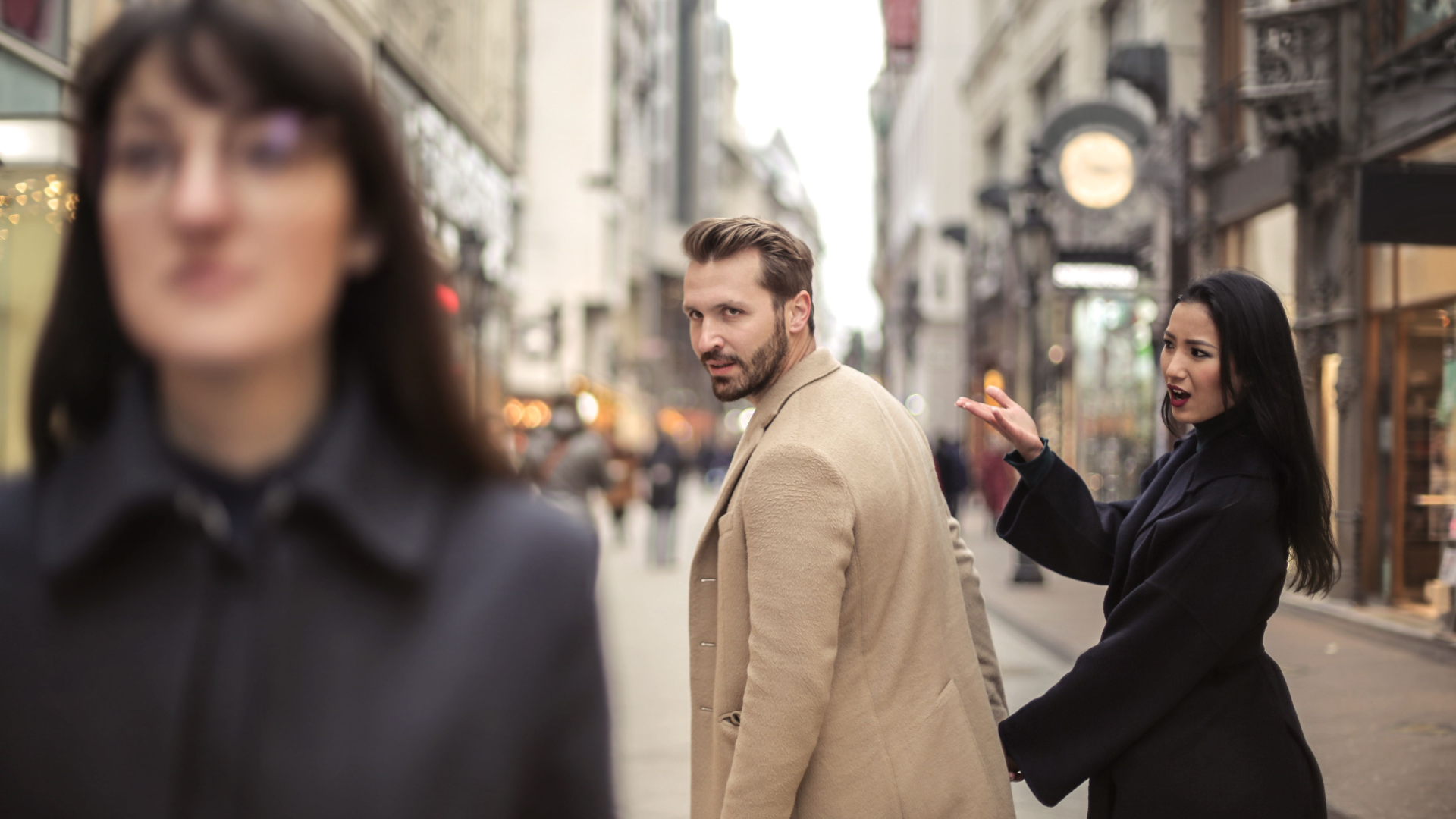 man-woman-fight-other-girl-thumb-rss.png