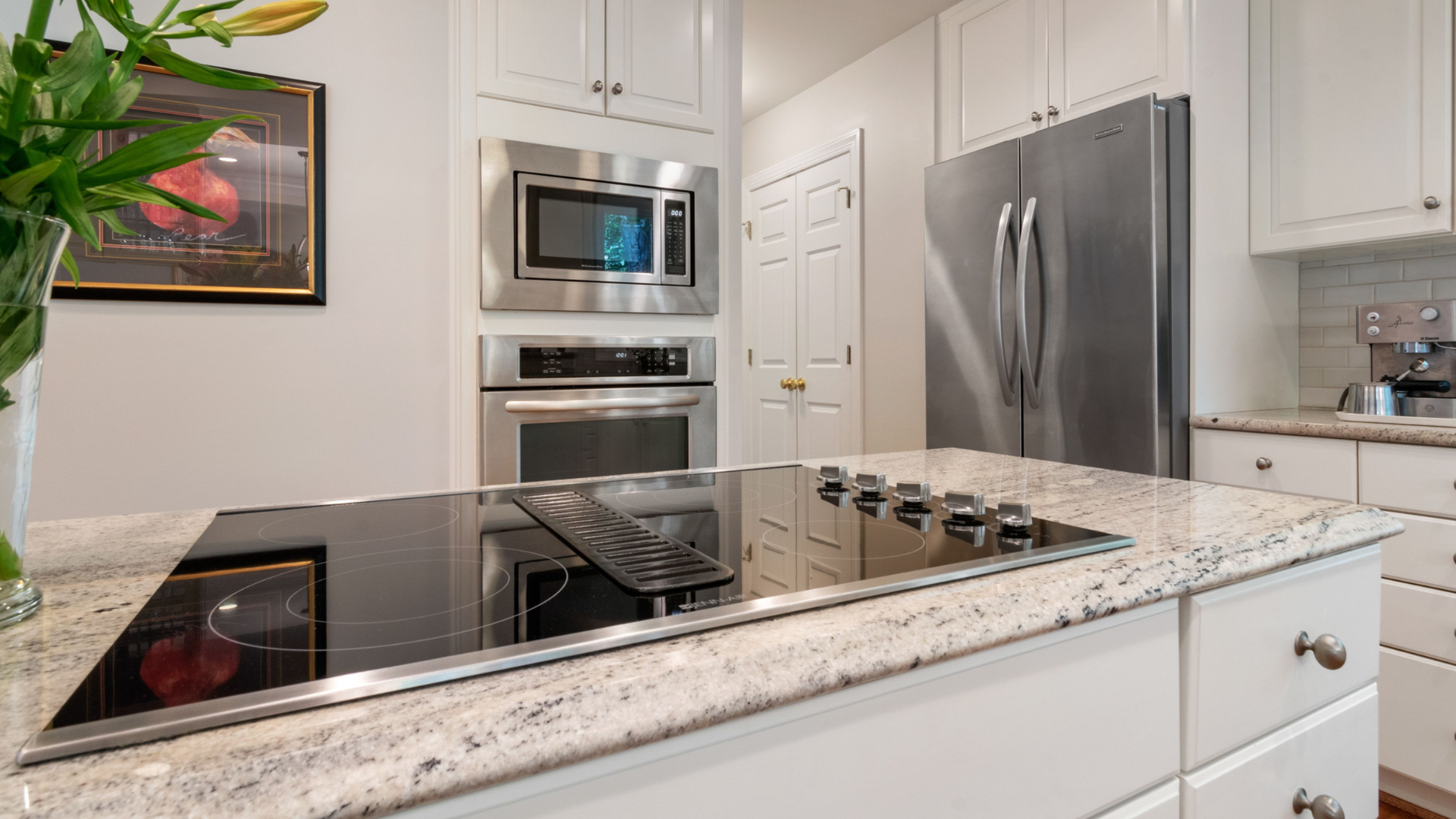 kitchen-with-microwave-thumb-rss.png