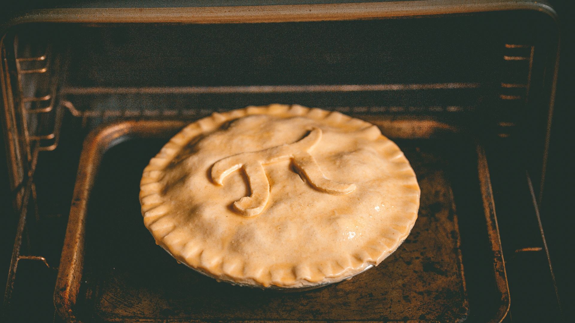 a pan with a pie in it