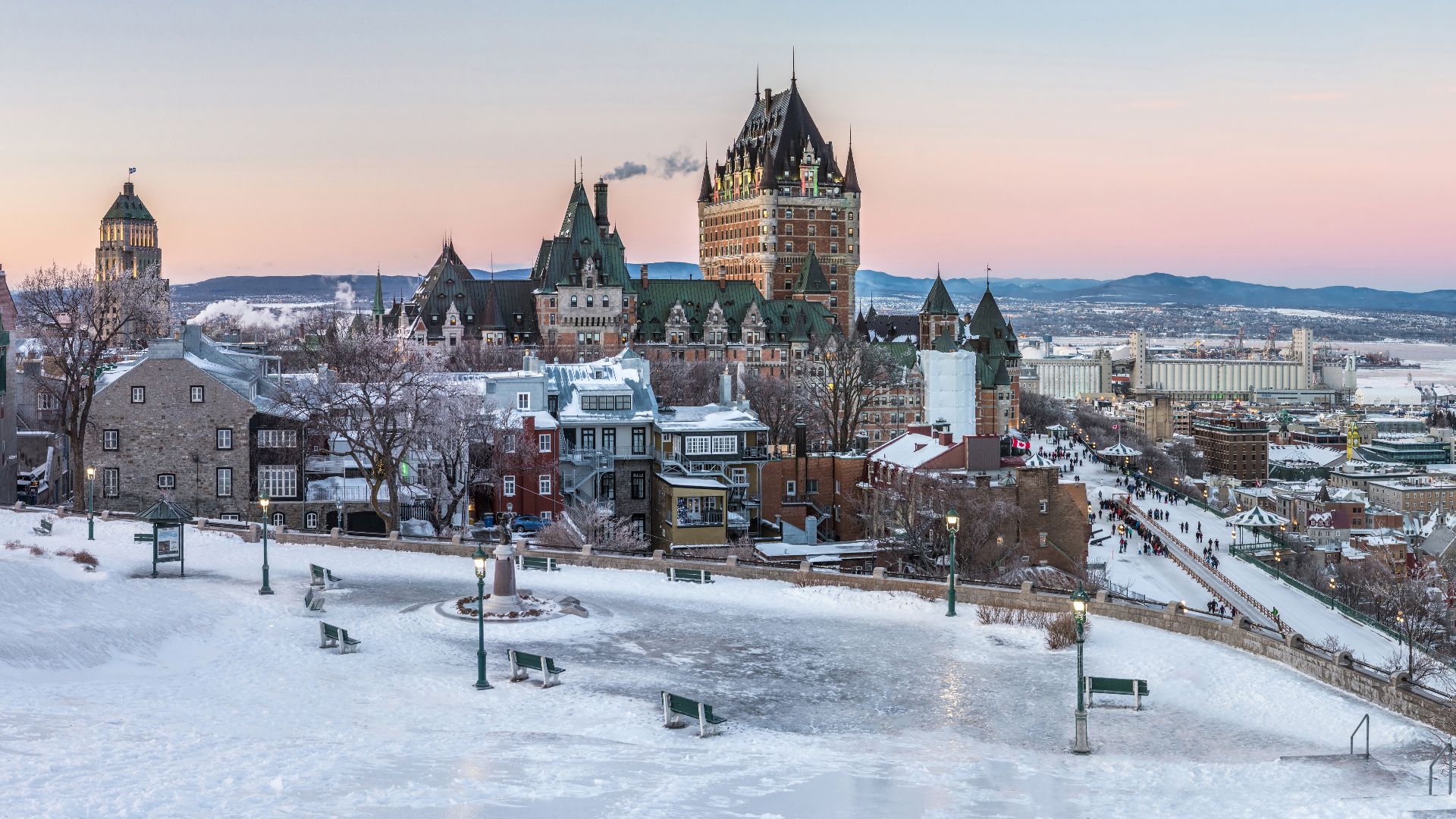 File:Château Frontenac after a freezing rain day in Quebec city.jpg