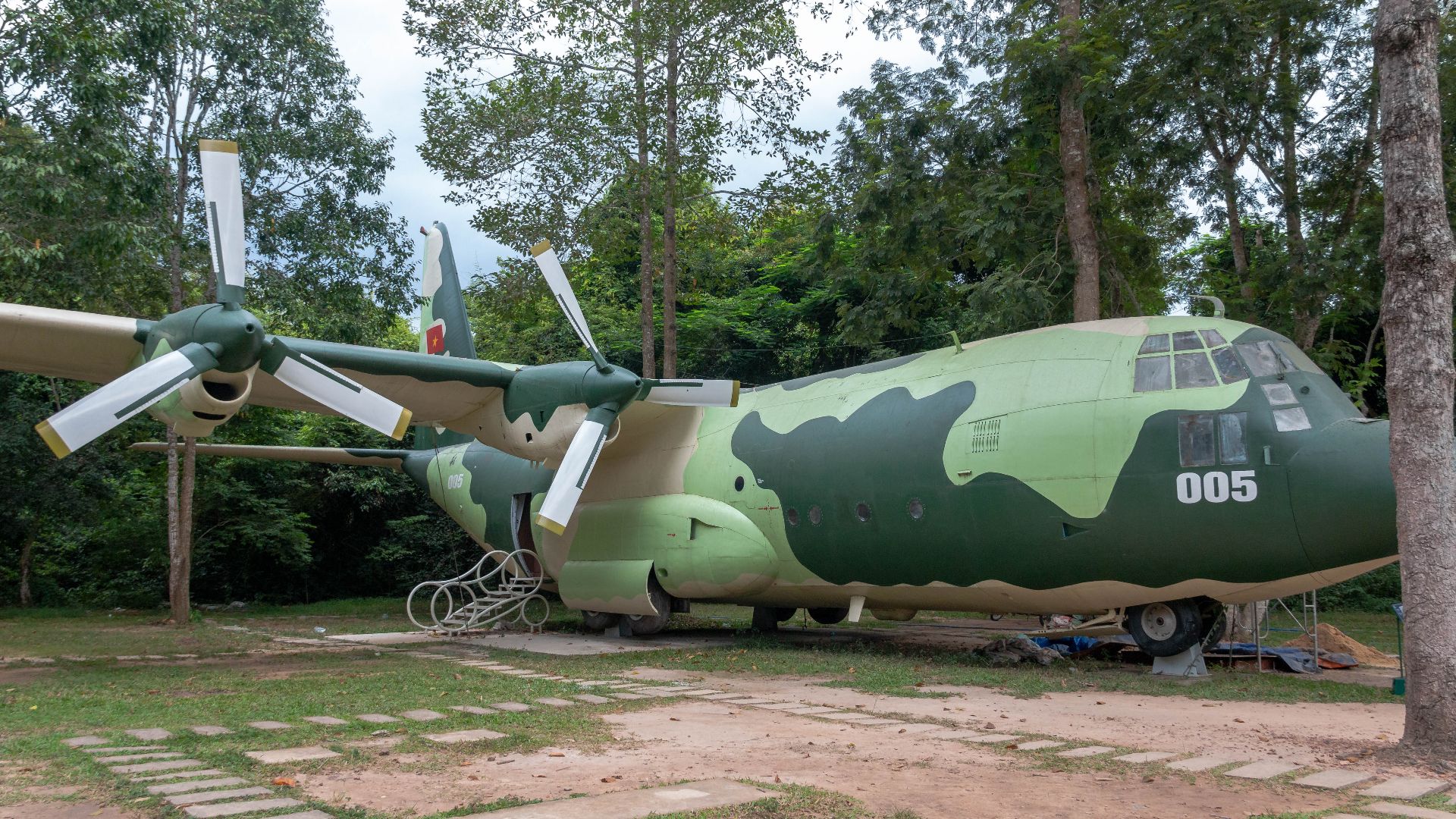 File:C130 At The Cu Chi Tunnels.jpg