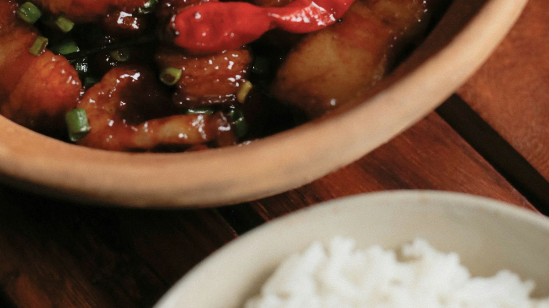 cooked food on brown ceramic bowl
