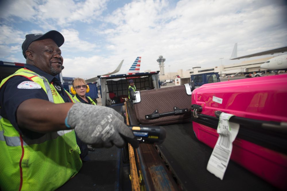 flying_baggage-1528228569729.jpg