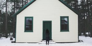 housefeat-1-300x150.jpg