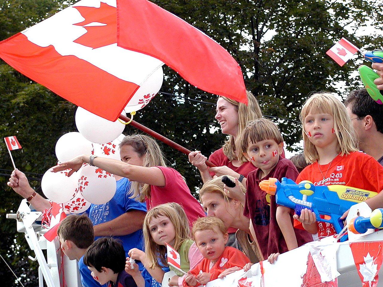 1280px-mowestcanadaday-1541189769596.JPG