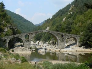 Devils-bridge-Ardino1-300x225.jpg