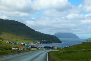 Sorvagur_faroe_islands_view_on_mykines-300x200.jpg