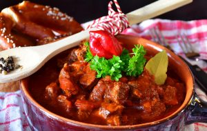 goulash-3502510_1920-300x190.jpg