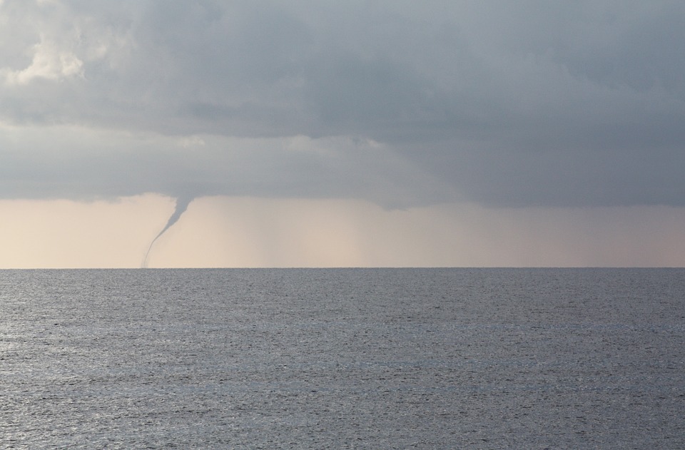 tornado-565330_960_720-1542401307442.jpg