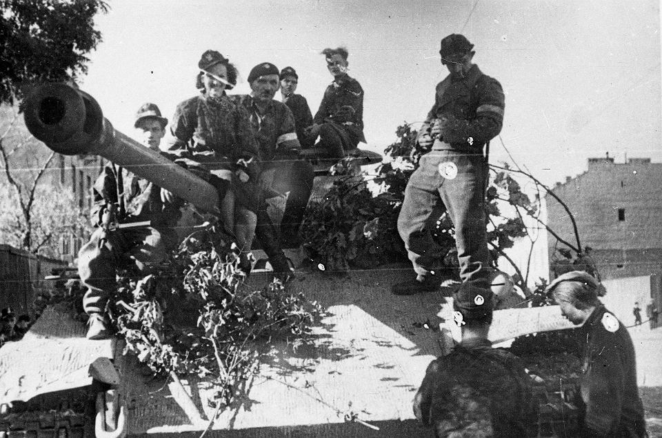 warsaw_uprising_by_deczkowki_-_wacek_platoon_-_15911-1540914483760.jpg